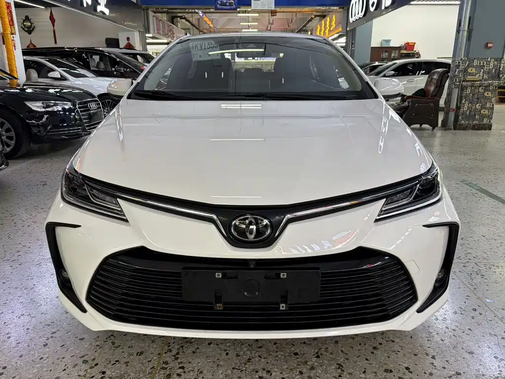 Toyota Corolla 2022 — фото 2