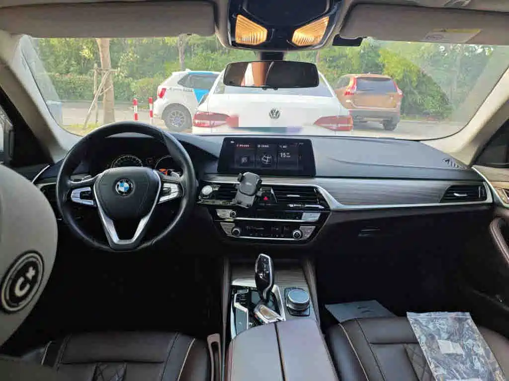 BMW 5 Series 2019 — фото 4