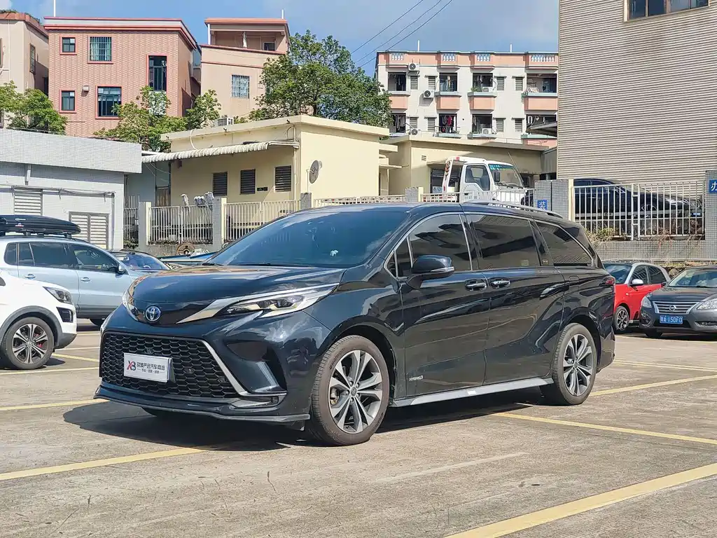 Toyota Granvia 2023