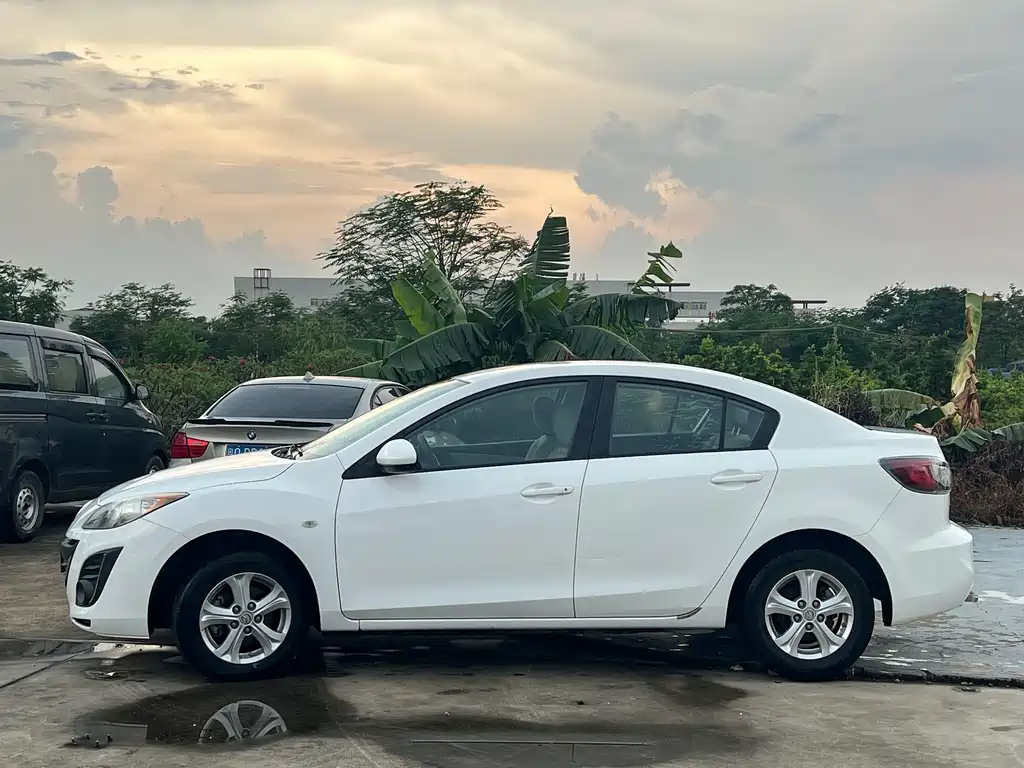Mazda 3 Xingcheng 2015 — фото 3