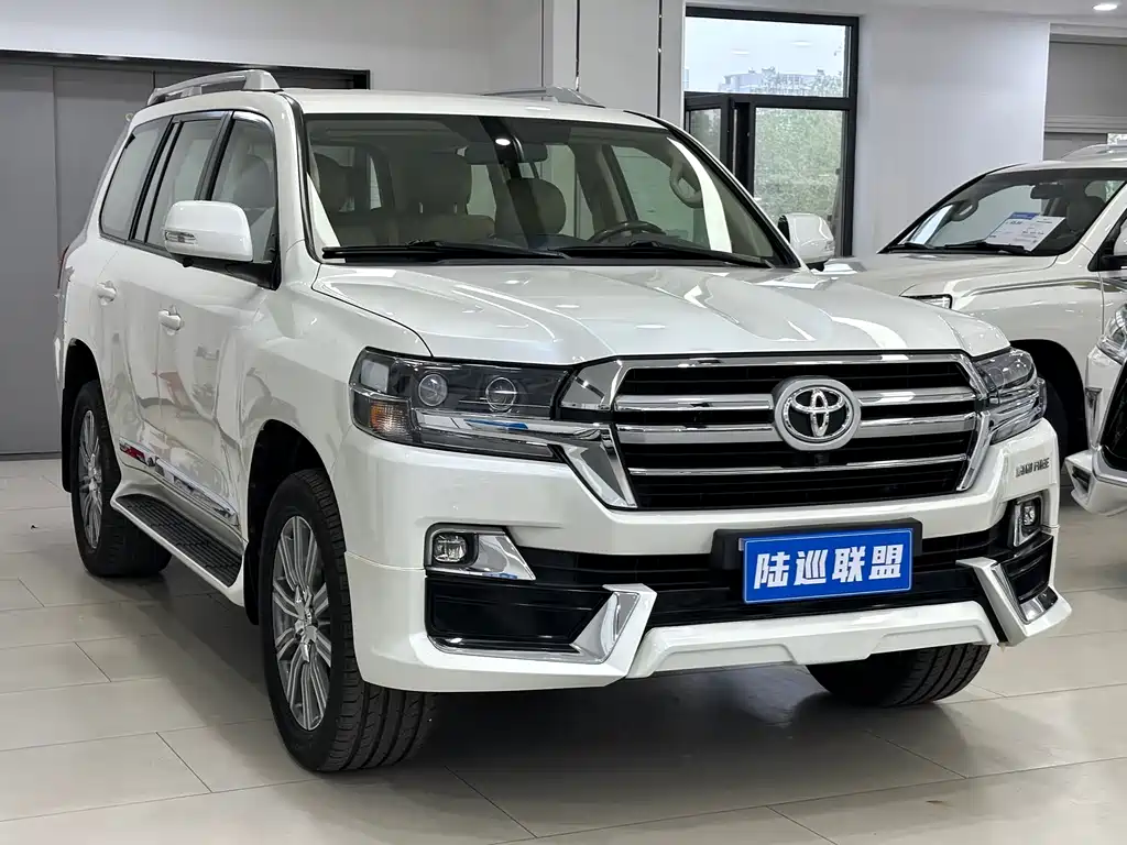 Toyota Land Cruiser 2020 — фото 3