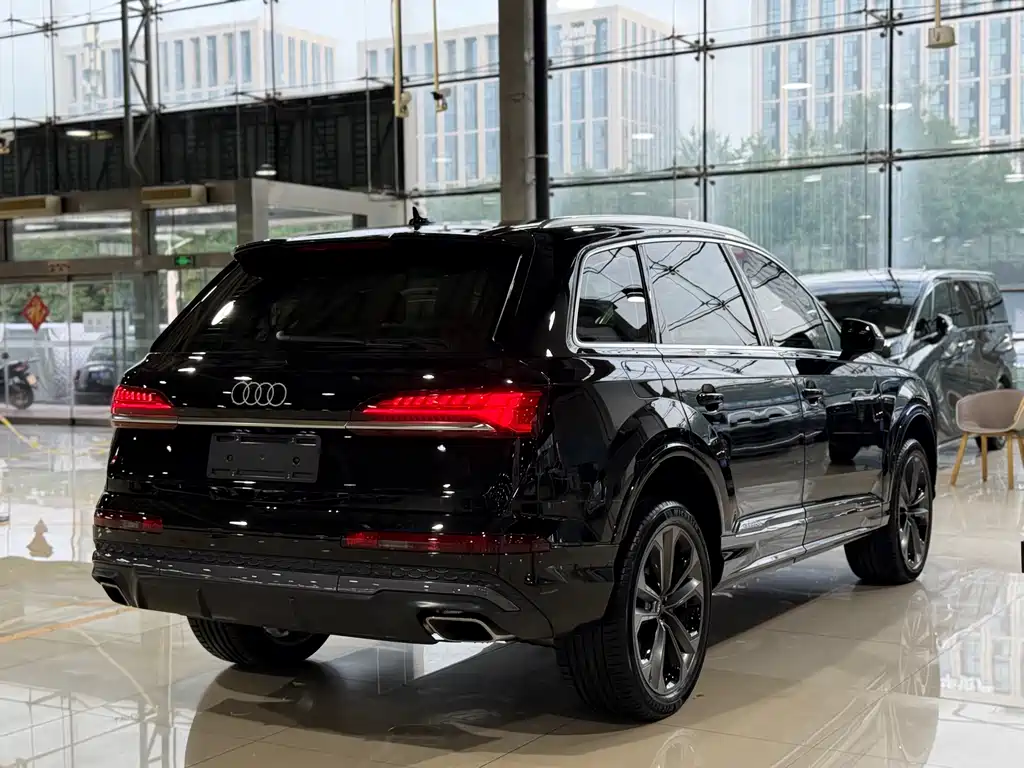Audi Q7 2026 — фото 25