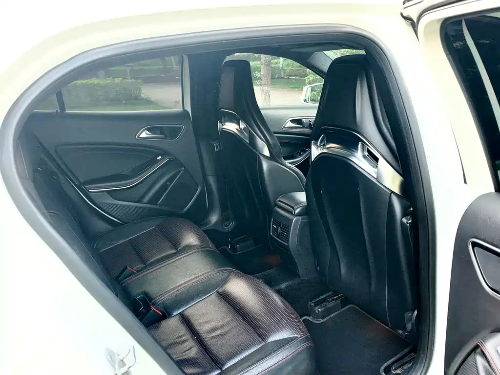 Mercedes-Benz GLA AMG 2015 — фото 13