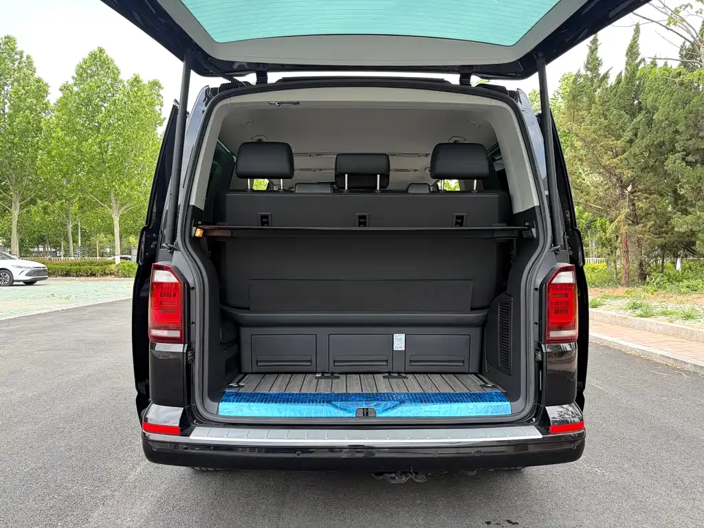 Volkswagen Multivan 2018 — фото 26
