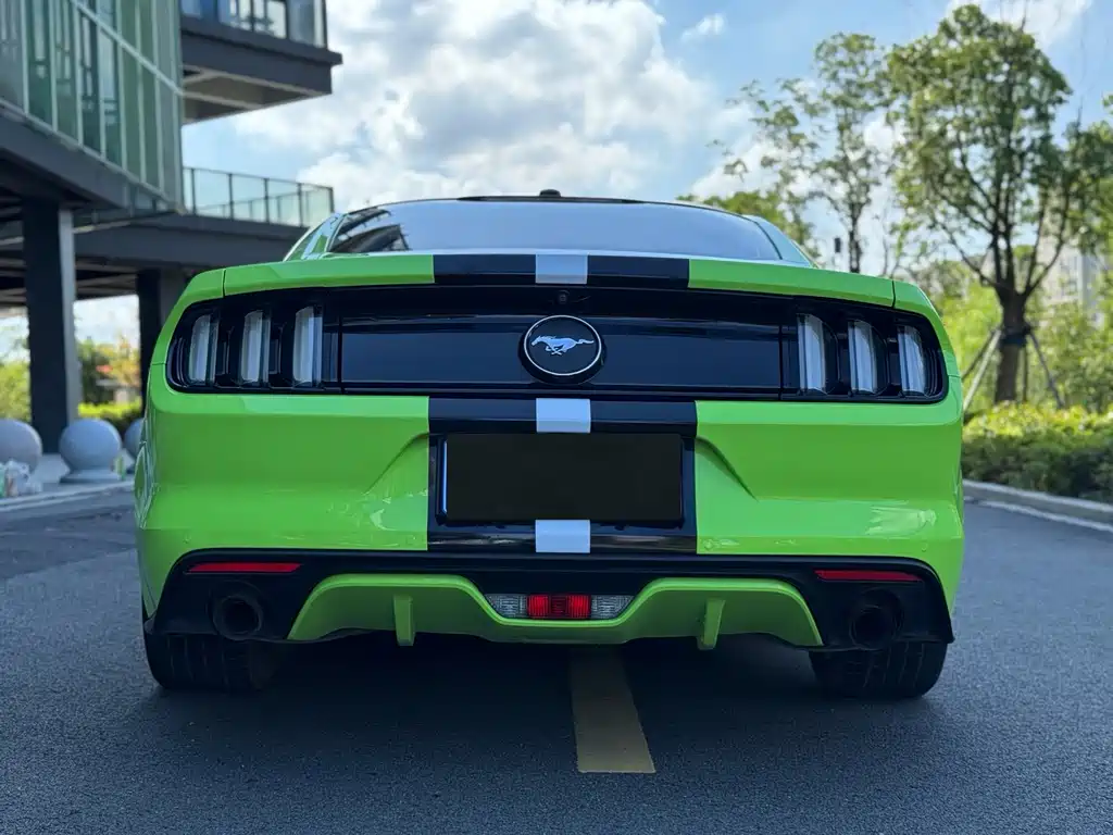 Ford Mustang 2017 — фото 12