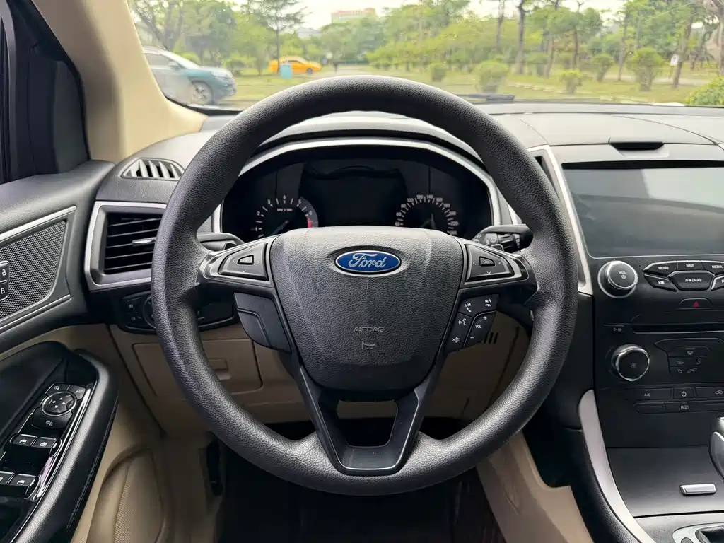 Ford Edge 2016 — фото 8