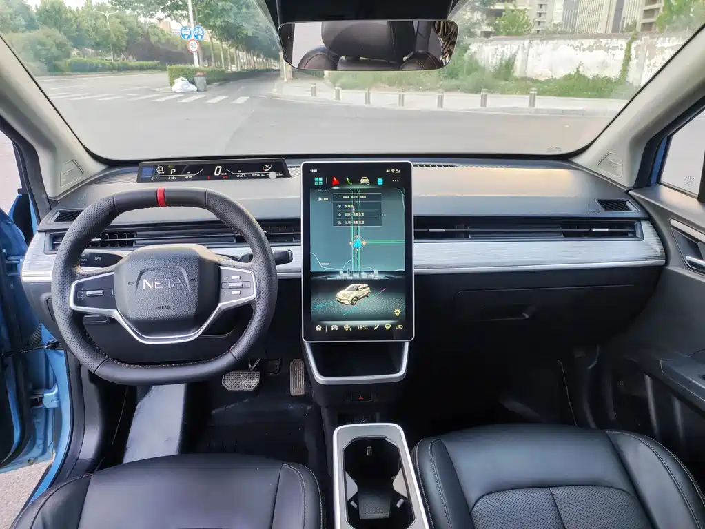 Neta V 2022
