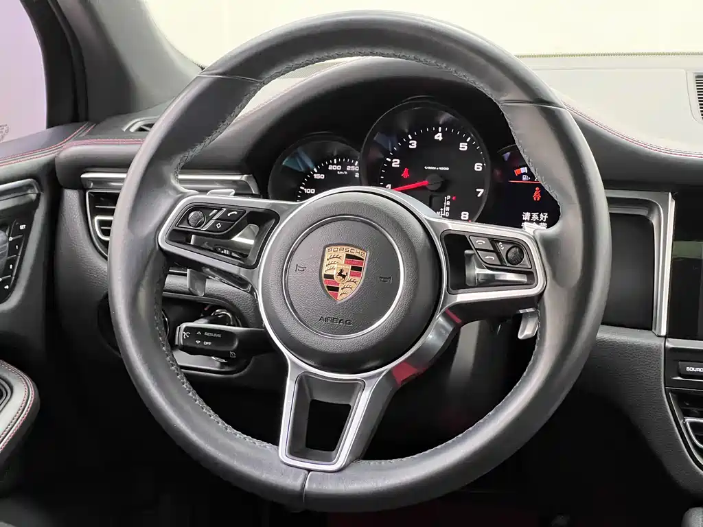 Porsche Macan 2020 — фото 29