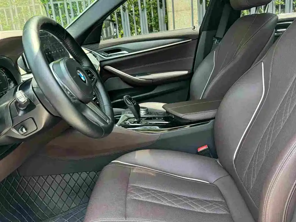 BMW 5 Series New Energy 2021 — фото 9