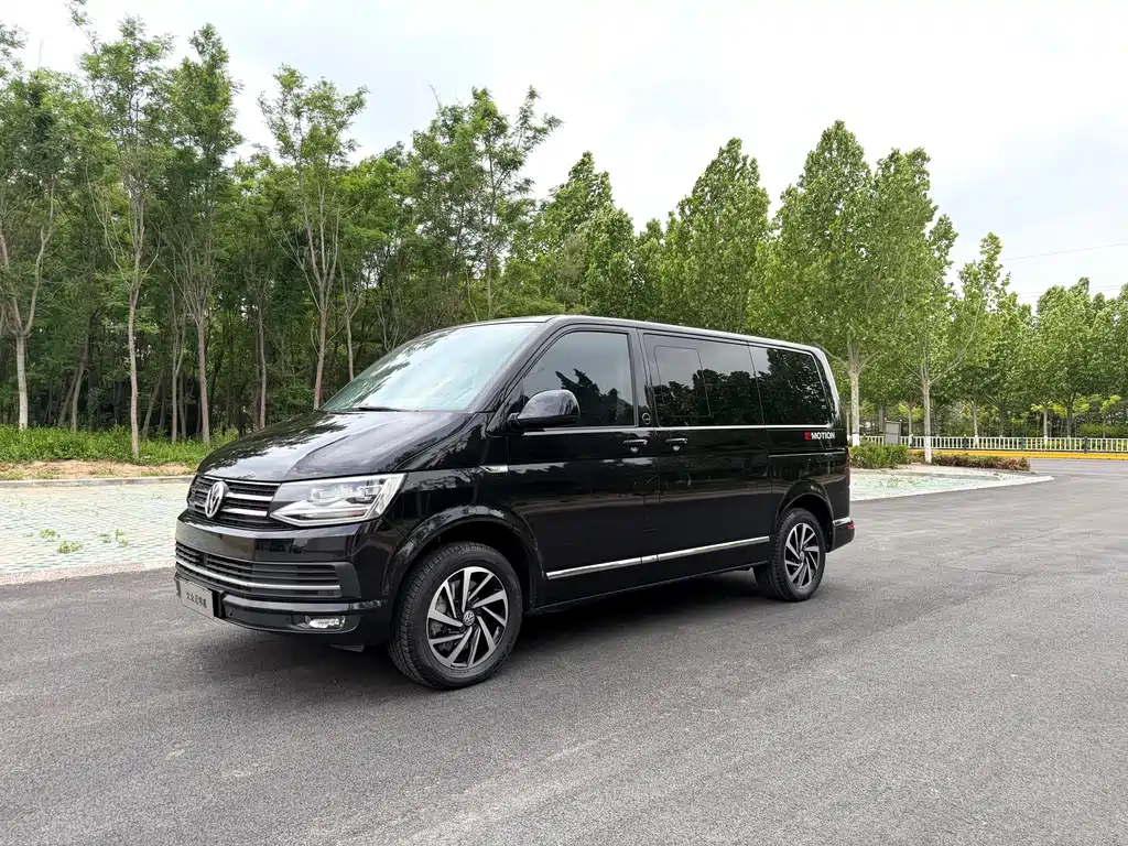 Volkswagen Multivan 2018 — фото 1