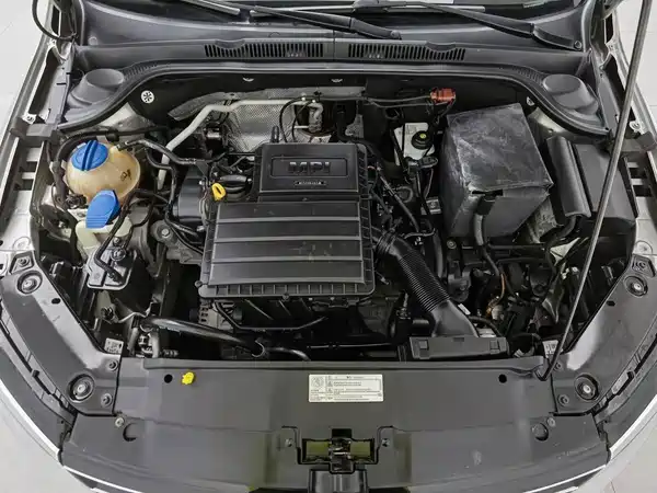 Volkswagen Sagitar 2018
