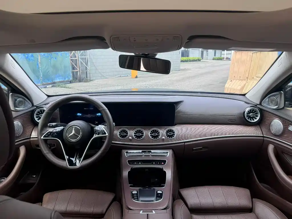 Mercedes-Benz E-Class 2023 — фото 5