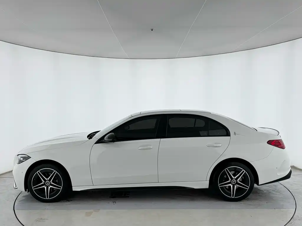 Mercedes-Benz C-Class 2024