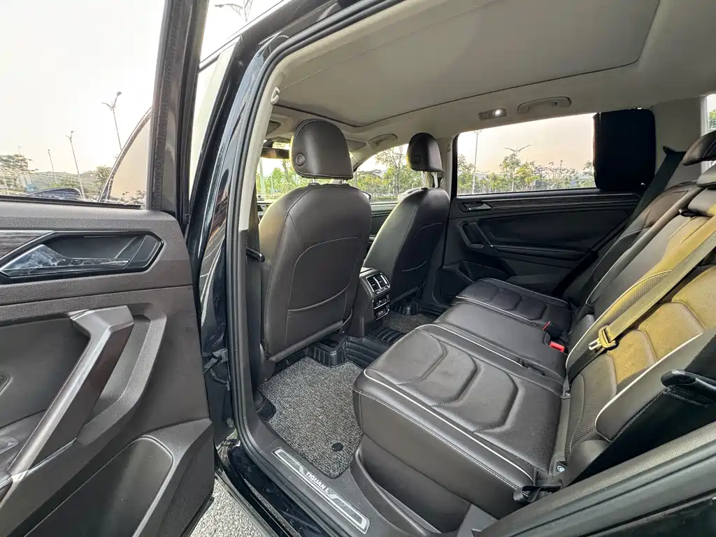 Volkswagen Tiguan L 2018 — фото 21