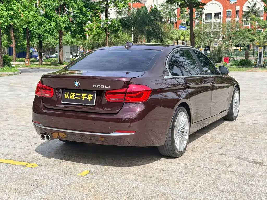 BMW 3 Series 2018 — фото 15