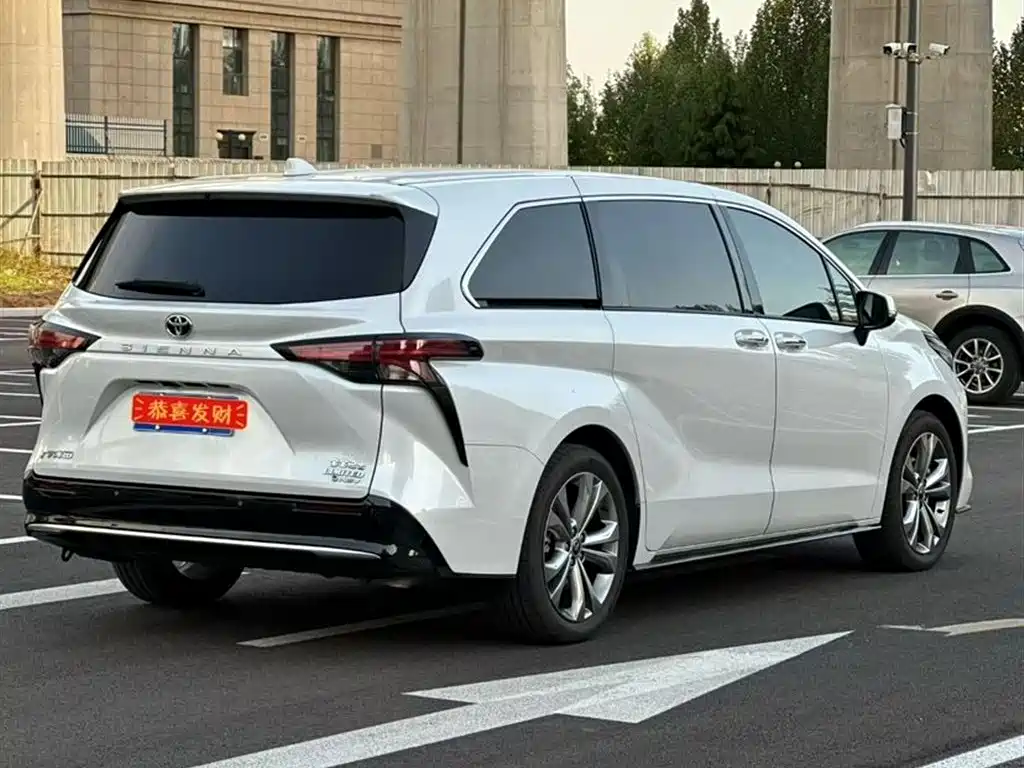 Toyota Sienna 2025 — фото 5