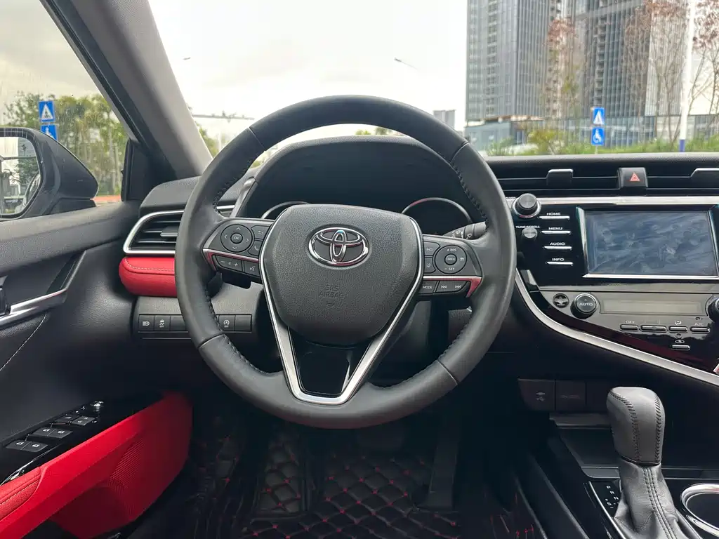 Toyota Camry 2020 — фото 7