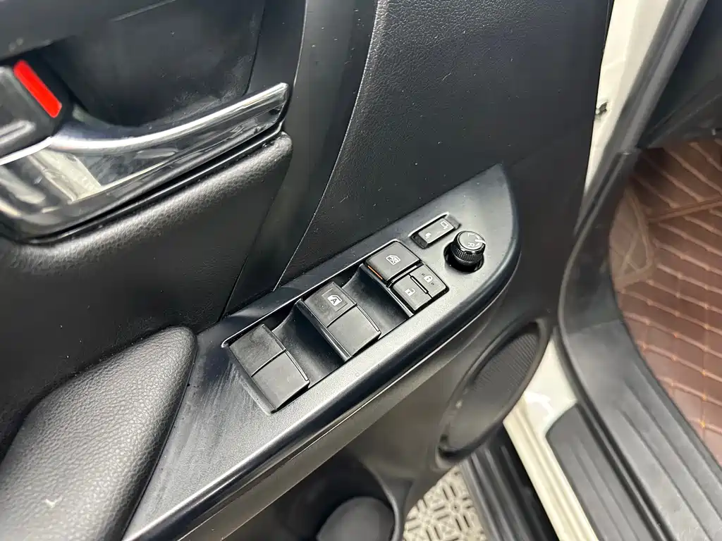 Toyota Fortuner 2019 — фото 20