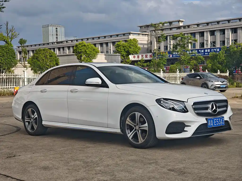 Mercedes-Benz E-Class 2017 — фото 3