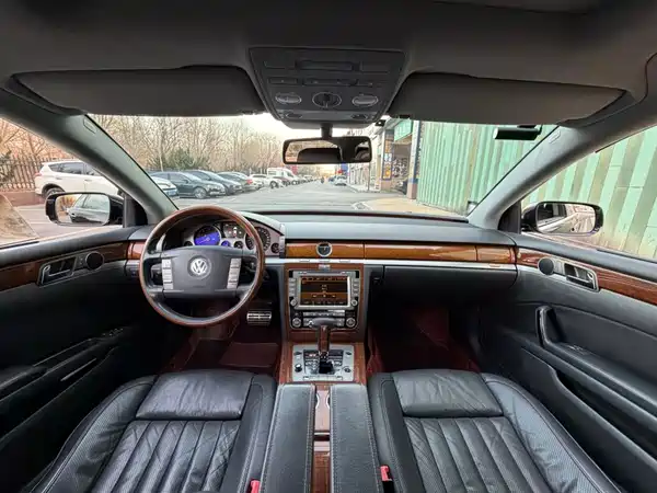 Volkswagen Phaeton 2010