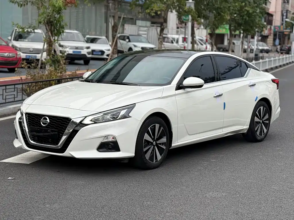 Nissan Teana 2022