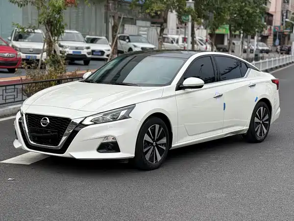 Nissan Teana 2022