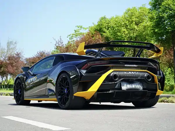 Lamborghini Huracan 2021