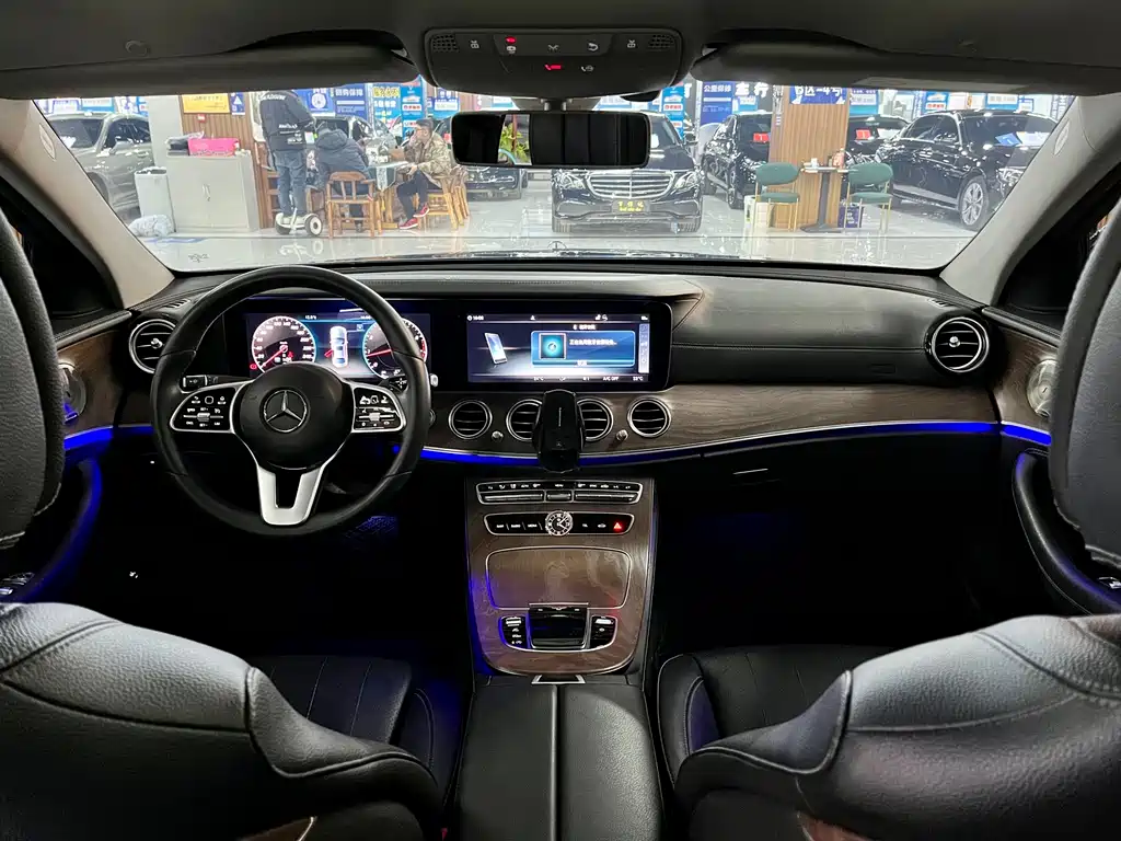 Mercedes-Benz E-Class 2019 — фото 11