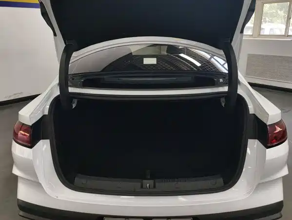 BYD Qin L 2024