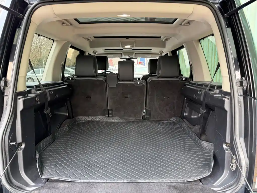 Land Rover Discovery 2016 — фото 12