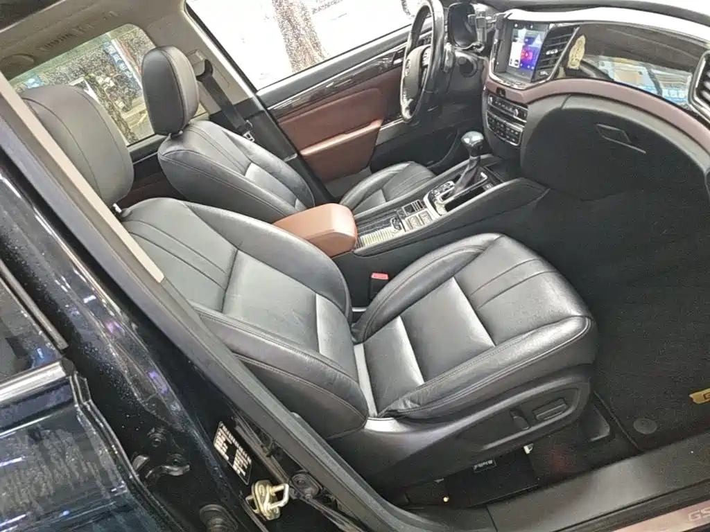 GAC Trumpchi GS8 2018 — фото 25