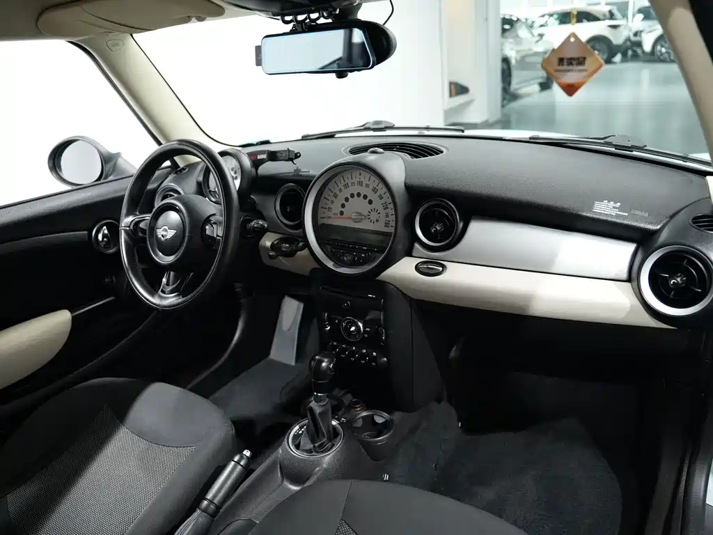 MINI Clubman 2012 — фото 19
