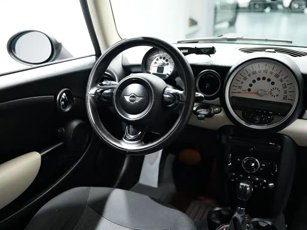 MINI Clubman 2012 — фото 10