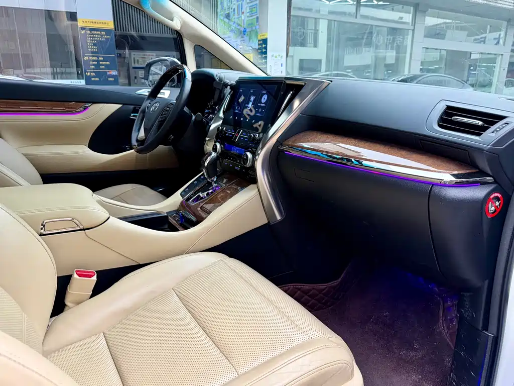 Toyota Alphard 2016 — фото 11