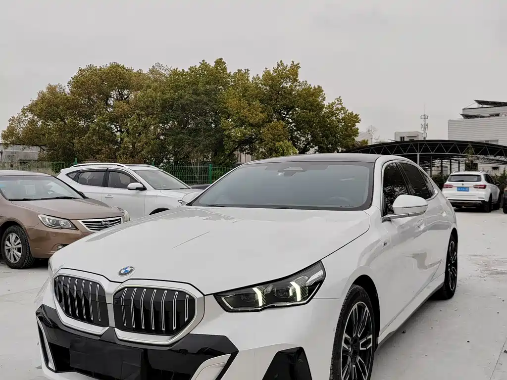 BMW 5 Series 2025