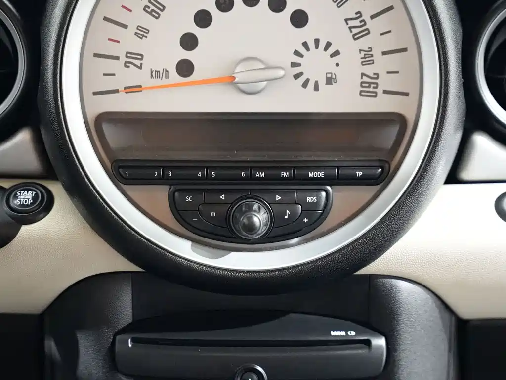 MINI Clubman 2012 — фото 18