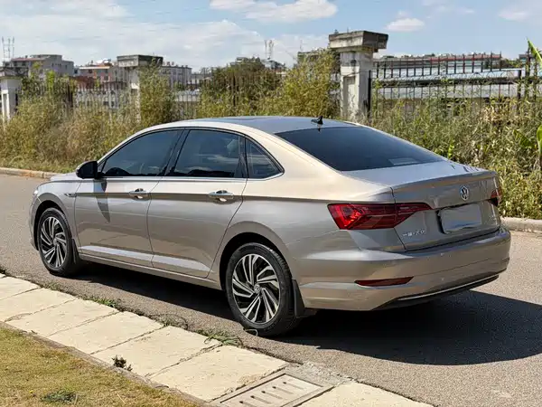Volkswagen Sagitar 2022
