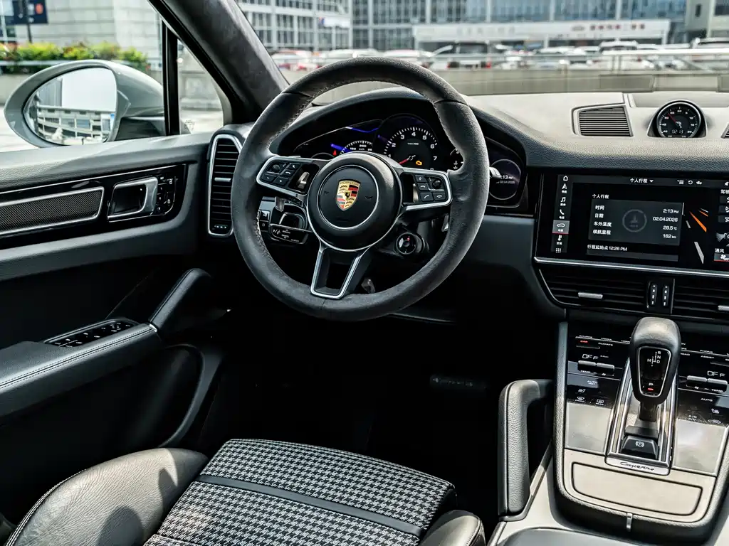Porsche Cayenne 2021 — фото 23