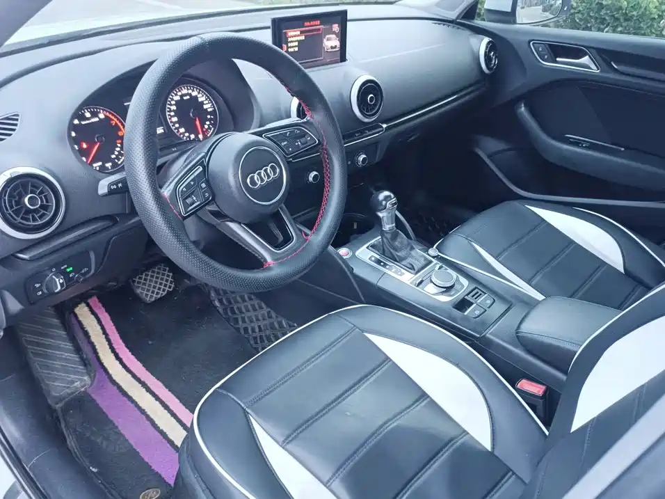 Audi A3 2018 — фото 11