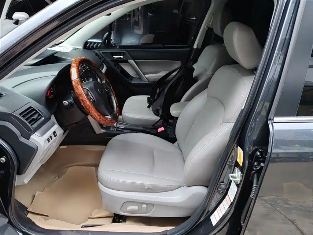 Subaru Forester 2015 — фото 15