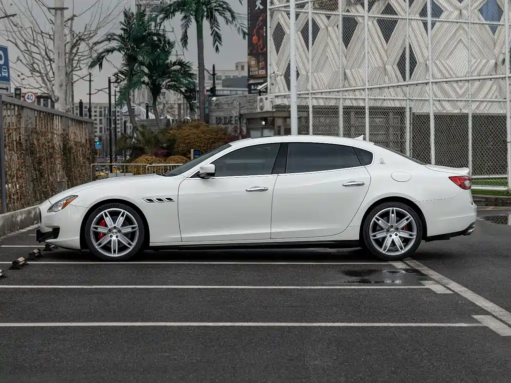 Maserati Quattroporte 2015 — фото 7