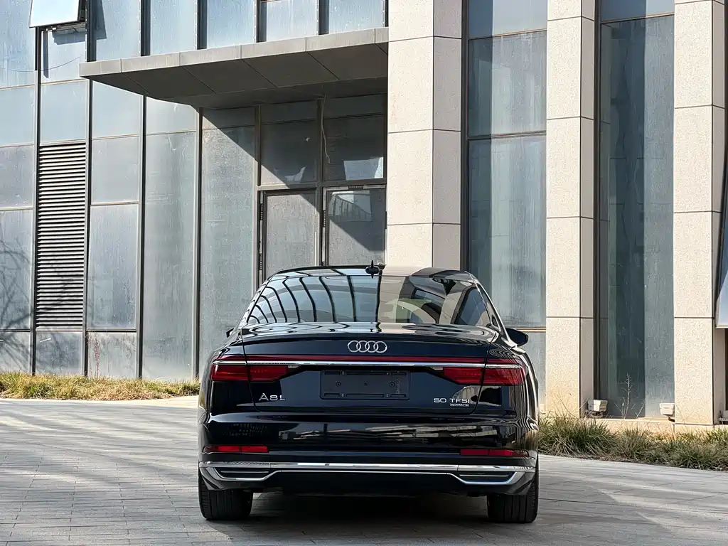 Audi A8 2020 — фото 21