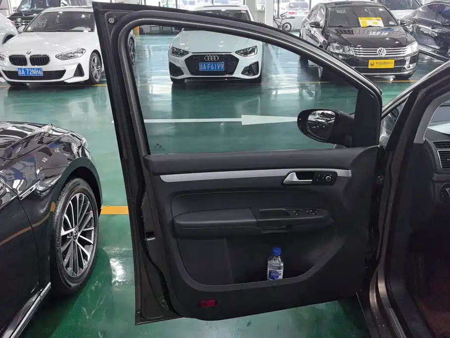 Volkswagen Touran 2016