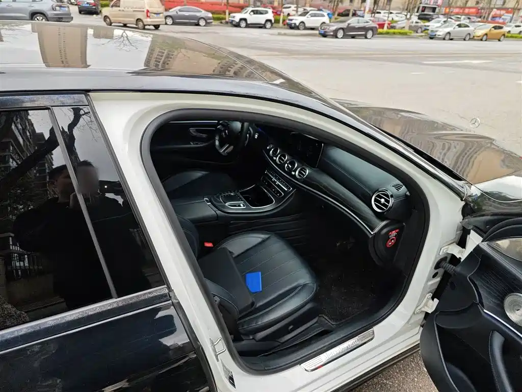 Mercedes-Benz E-Class 2021 — фото 20