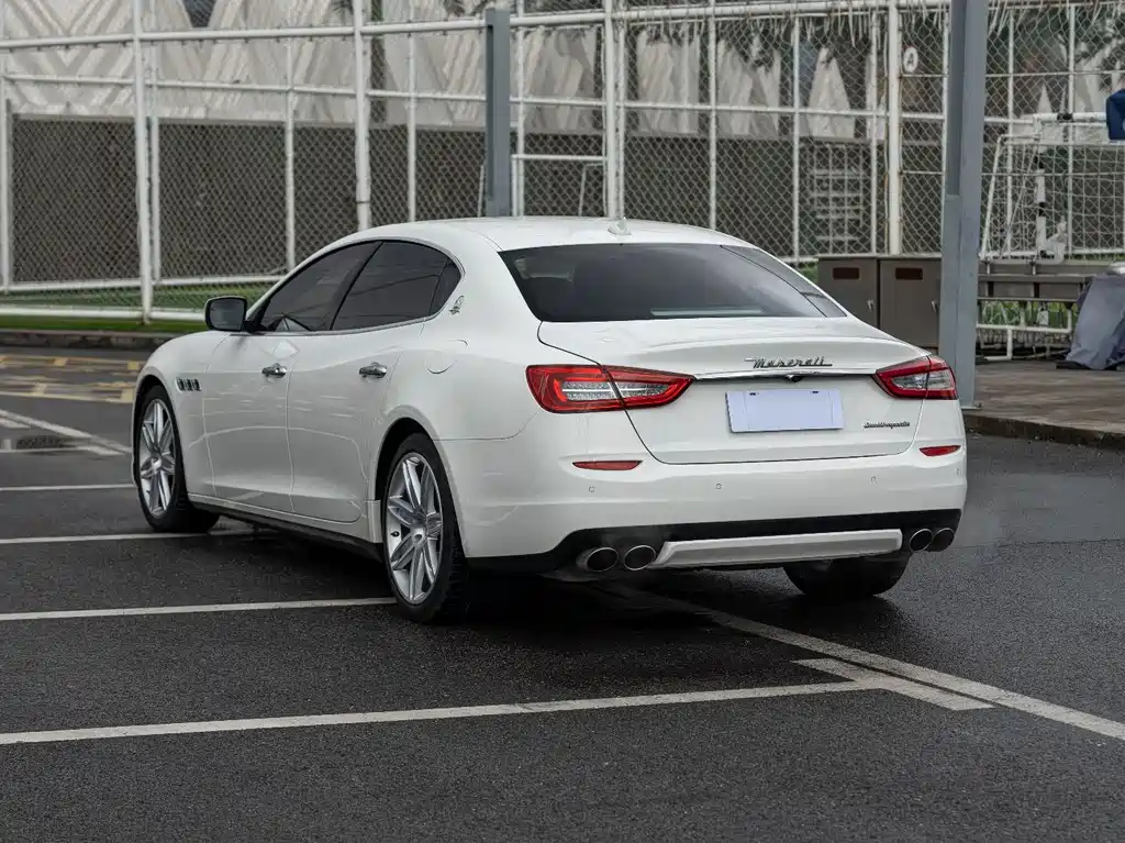 Maserati Quattroporte 2015 — фото 6