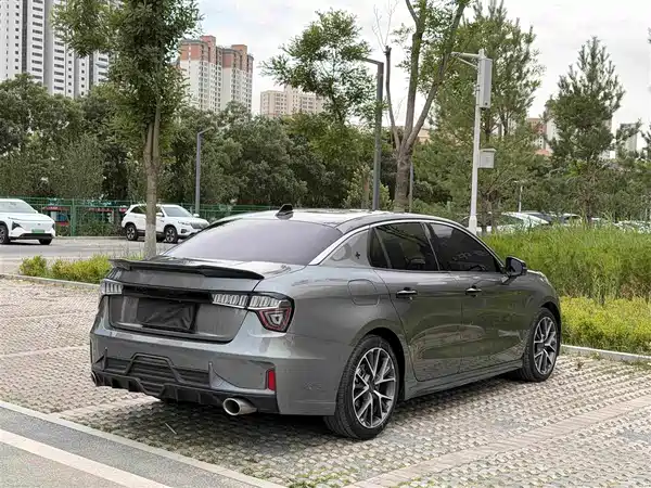 Lynk & Co 03 2022