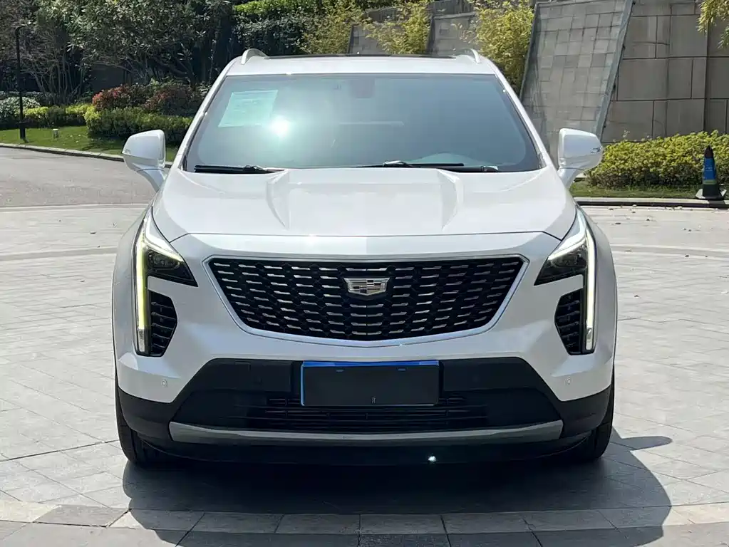Cadillac XT4 2020 — фото 1