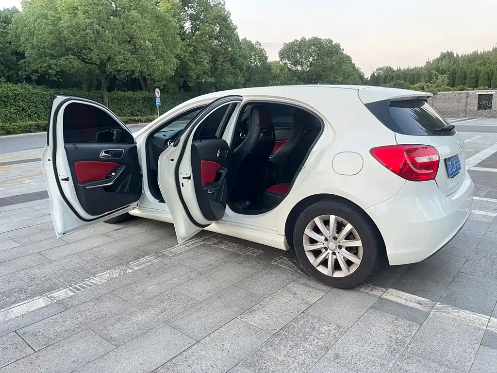 Mercedes-Benz A-Class 2015