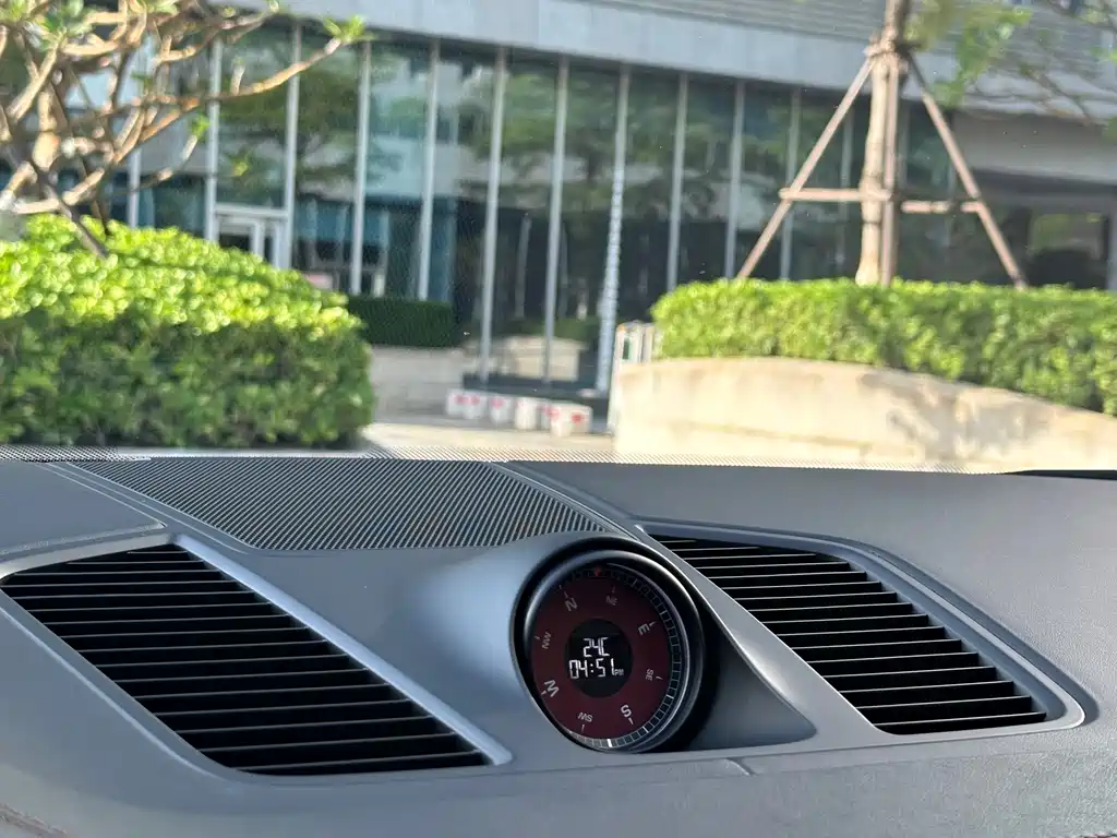 Porsche Cayenne 2023 — фото 11