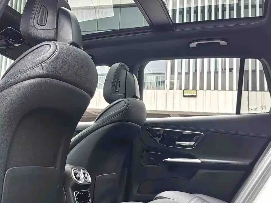 Mercedes-Benz GLC 2023